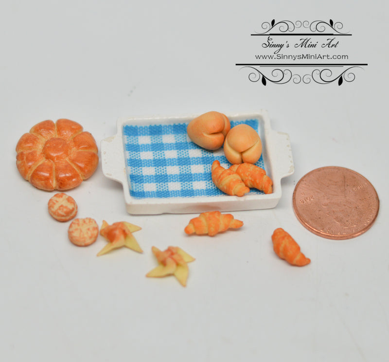 1: 12 Dollhouse Miniature Assorted Breads Loose on Tray BD K063