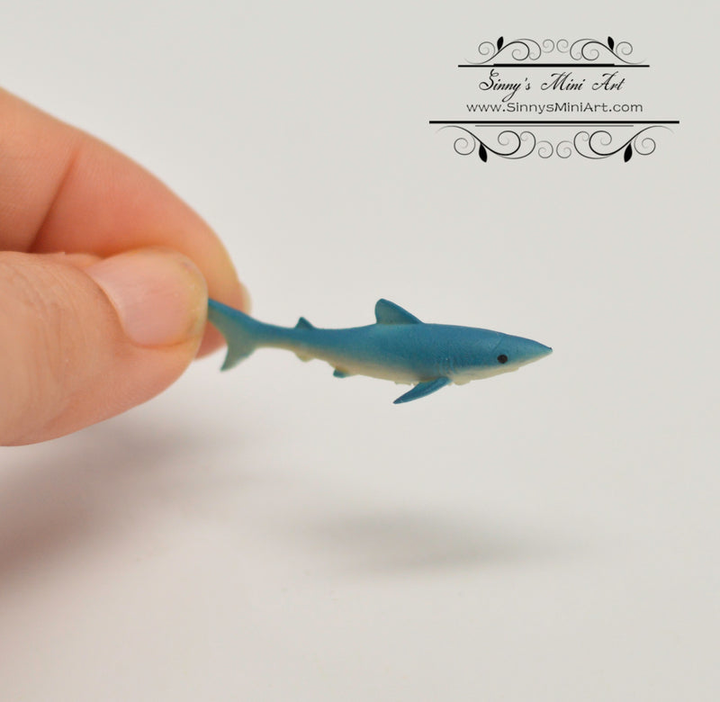 Miniature Great Blue Shark 1 PC AW 12068