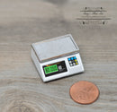 1: 12 Dollhouse Miniature Electronic Scale/Weigh D159