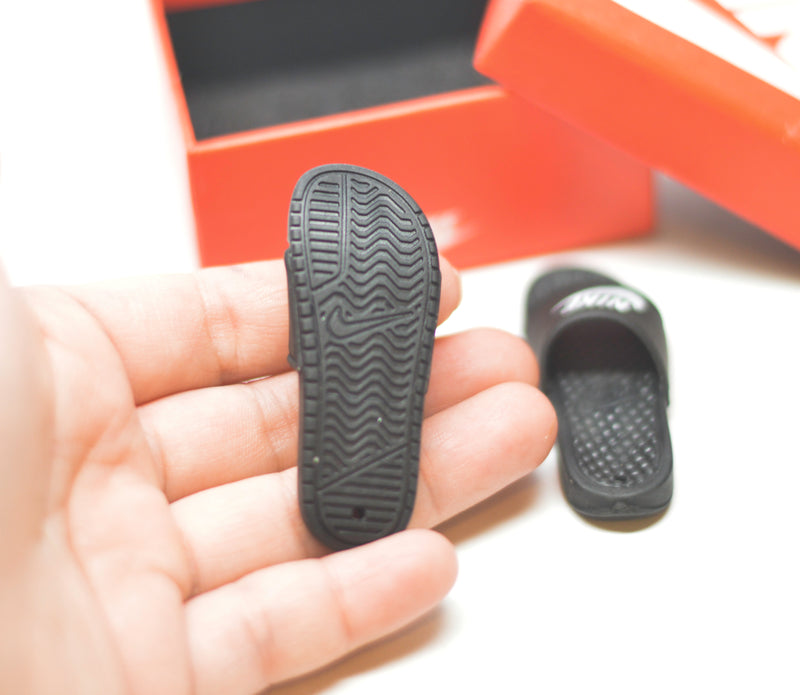 Miniature Slippers E47-A
