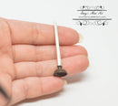 1:12 Dollhouse Miniature Plunger AZ IM65320