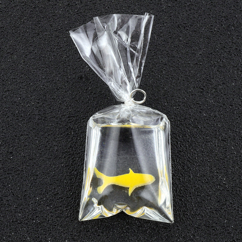 1:12 Dollhouse Miniature Fish in Bag B82