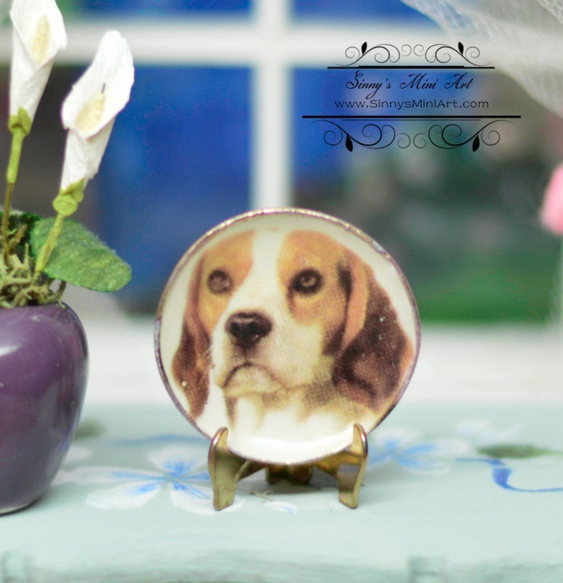 1:12 Dollhouse Miniature Beagle / Hound Plate BB CDD501-1