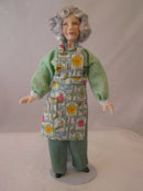 1 :12 Dollhouse Miniature Ladies Slacks and Apron Kit DI DR442